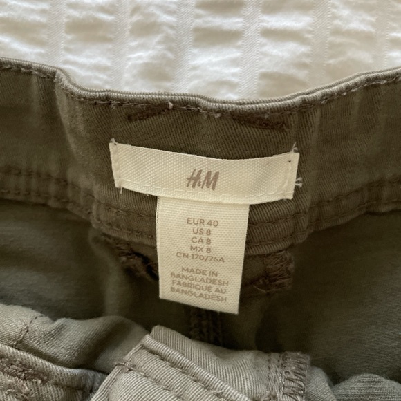 High Waisted Utility Shorts - Picture 4 of 4